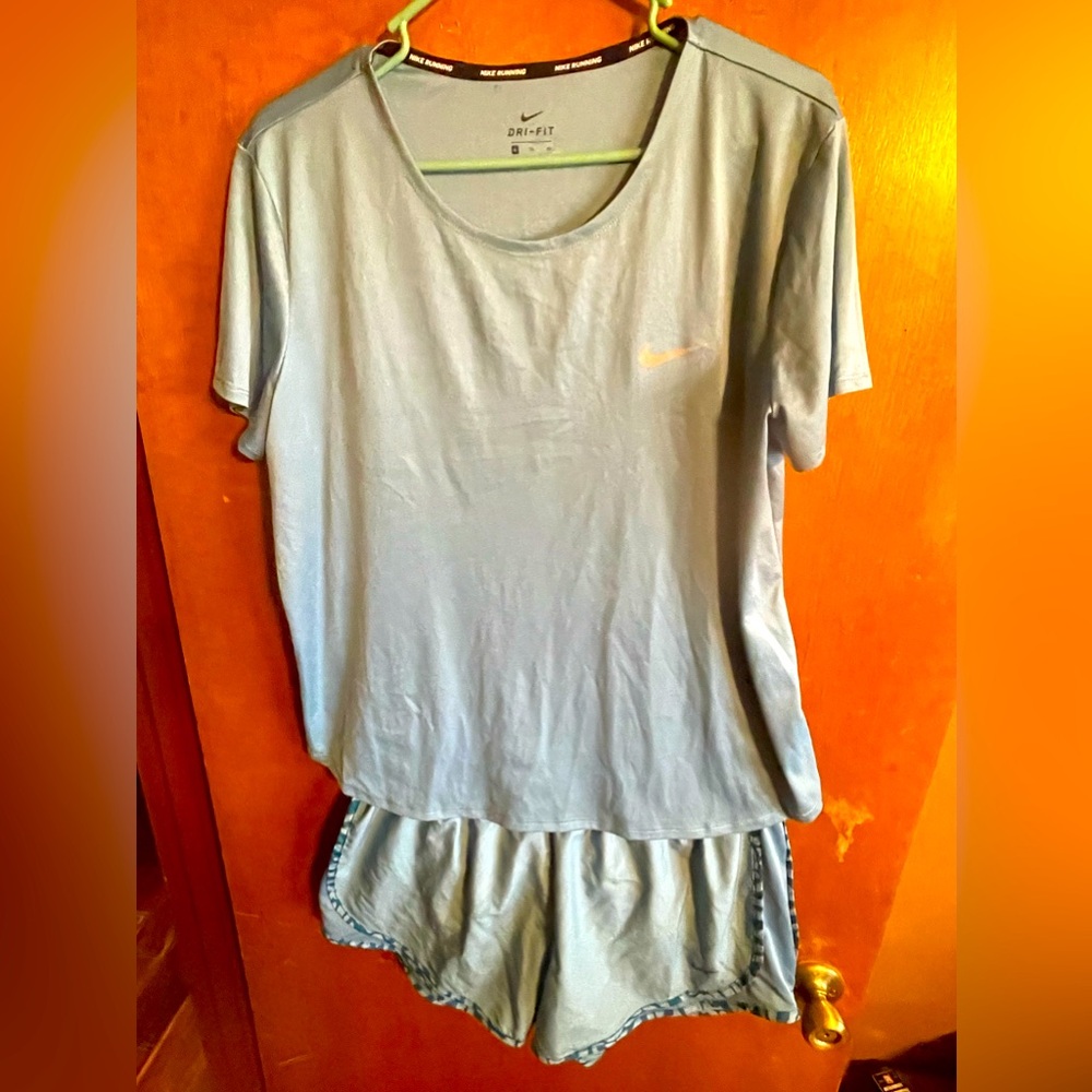 Women’s Nike short set